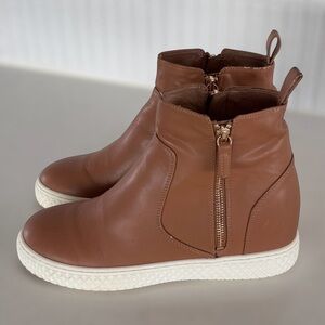 Aerosoles Women's Tan Leather Zilla Fashion Casual Sneakers 9.5.